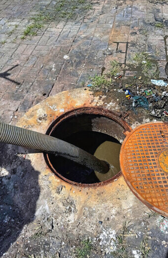 https://plumbergosnells.com.au/uploads/2025/06/blocked-drains-256136.jpg