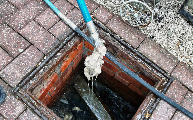 https://plumbergosnells.com.au/uploads/2025/06/blocked-drains-598620.jpg
