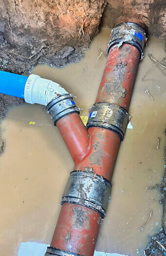 https://plumbergosnells.com.au/uploads/2025/06/commercial-plumbing-522255.jpg
