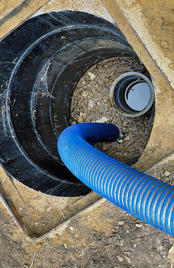 https://plumbergosnells.com.au/uploads/2025/06/pipe-relining-84958.jpg